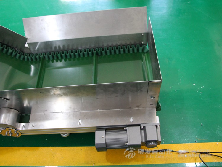 即加裙邊擋板又加鍍鋅擋邊Z字形爬坡輸送機