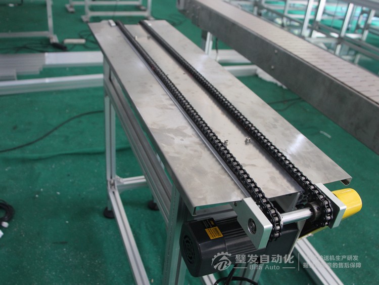 兩側(cè)加工作臺(tái)非標(biāo)鏈條輸送機(jī) 兩側(cè)加工作臺(tái)非標(biāo)鏈條輸送機(jī)